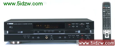 雅马哈CDR-D651双托盘音响组件刻录机:利用这台刻录机,您可以从一张CD直接提取音轨,而不用通过硬盘。
